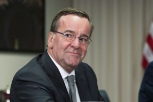 Німеччина збирається утричі-вчетверо збільшити постачання артснарядів до України – Пісторіус