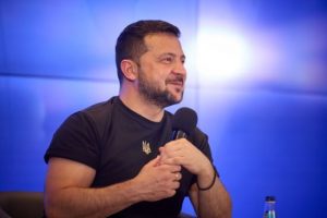 Зеленський відвідав Роботине на Запоріжжі і нагородив військових – відео