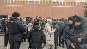 У Москві дружини мобілізованих вийшли на акцію протесту: чим це закінчилося