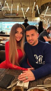 Ексчоловік Ані Лорак після освідчення показав, як з нареченою розважається в Альпах