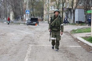 У Криму росіяни продовжують набирати людей до своєї армії: кого агітують