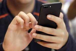 Працівник ВПС США “зливав” на сайті знайомств секретну інформацію про війну в Україні: деталі шпигунського скандалу