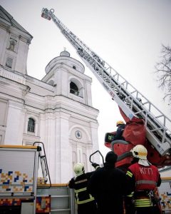Поліція розслідує закупівлю пожежних автодрабин ДСНС за завищеними цінами