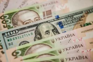 Курс валют на 29 лютого: скільки коштуватимуть долар, євро і злотий