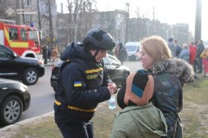З’явилися кадри перших хвилин після удару по Харкову (відео)