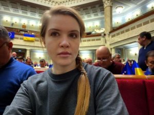 Безугла зробила гучну заяву під час розгляду законопроєкту про мобілізацію: як її “покарали”