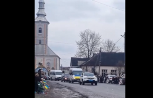 На Закарпатті голова ТГ просив у матері загиблого героя кошти на перевезення тіла – журналіст