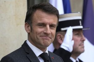 Франція не піде в наступ на Росію, але війна вже йде на європейській землі – Макрон