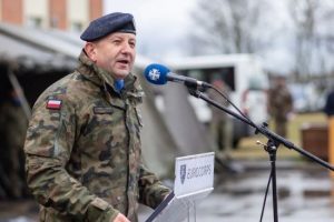 Польського генерала, який навчав українських військових, звільнили з посади: що сталося