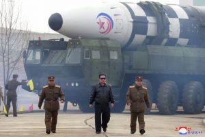 Кім Чен Ин закликав свою армію інтенсивніше готуватися до війни
