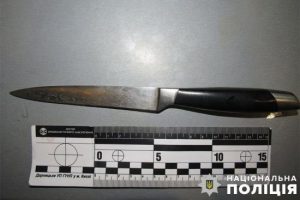 Різанина у Києві: господаря квартири виявили вбитим кухонним ножем (відео)