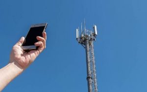 На Закарпатті селяни повстали проти встановлення мобільної вежі: мовляв, “провокує рак”
