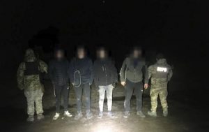 Прибутковий бізнес: скільки ухилянтів щоденно переходить кордон з Молдовою і хто на цьому заробляє
