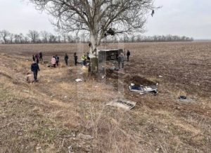 На Дніпропетровщині маршрутка потрапила в ДТП: троє загиблих, постраждали діти
