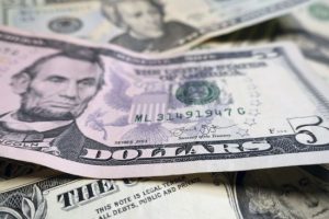 Дозвіл на обслуговування компаніями іноземних кредитів допоможе їм уникнути дефолту – ЗМІ