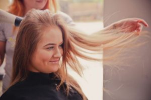 Як правильно сушити коротке і довге волосся: 15 порад