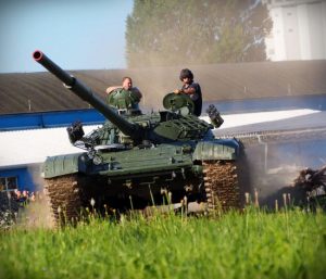 На тлі війни в Україні власник старого танкового заводу в Чехії став мільярдером