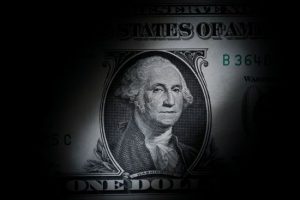 Курс валют на 8 квітня: скільки коштують долар, євро і злотий