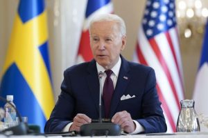Президент США перервав відпустку і терміново повертається до Вашингтона: що сталося