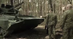 Сирський перевірив військову техніку, яку створили українські спеціалісти (відео)