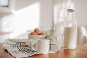 Що буде, якщо пити молоко щодня: користь, шкода, нестерпність лактози