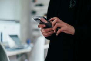 Дівчина стала одержимою хлопцем через рідкісне захворювання: що вона робила