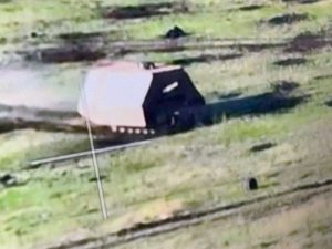 “Танк-черепаха” повернувся: росіяни знову використали панцирного монстра під Красногорівкою (фото)