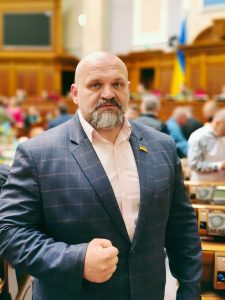49-річний Василь Вірастюк, який зрадив свою дружину з молодшою коханою, став батьком вчетверте
