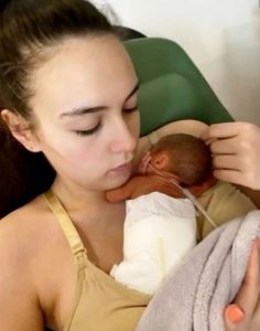 Жінка народила двійню з різницею в 22 дні – фото