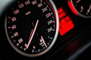 На Волині військові відкрили вогонь по авто, яке не зупинилося на блокпості — ЗМІ