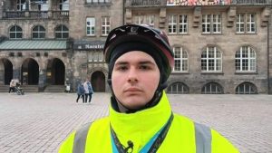 Зустрічали як зірку: “майстер доносів” із Баварії знову потрапив до лікарні з “побоями”