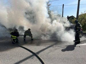 Окупанти атакували Нікополь на Дніпропетровщині: поранені три чоловіка (фото)