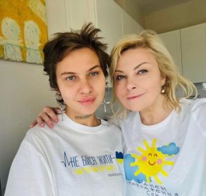 Марія Бурмака показала рідкісні кадри з донькою і публічно до неї звернулася