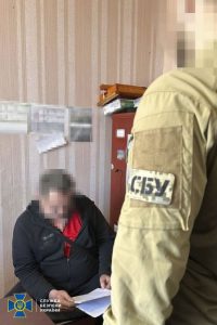 Возив окупантів на ротацію до Бєлгорода: СБУ затримала на Харківщині колаборанта (фото)