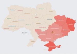 Українцям знову дошкуляють ворожі безпілотники: куди рухаються