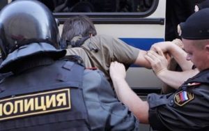 “Ви живете за моїми правилами”: росіянин розгромив кафе у Підмосков’ї