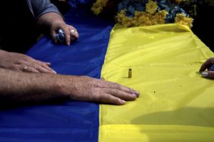 На Сумщині мати поховала сина-військового і померла сама