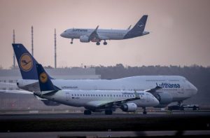 Авіакомпанія Lufthansa скасувала низку рейсів: у чому причина