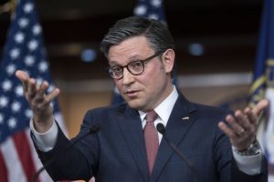 Допомога Україні від США: Джонсон пропонує гроші та ракетні комплекси ATACMS