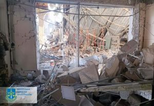 Обстріл Запоріжжя: ракета влучила у підприємство – троє загиблих (фото)