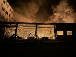 Росіяни у квітні випустили по Україні понад 300 ракет, майже 300 “шахедів” і понад 3200 керованих авіабомб – Зеленський
