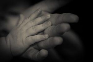 Заснув із мамою і не прокинувся: у Луцьку раптово помер 2-річний хлопчик