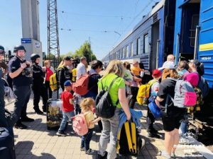 Мешканцям Донеччини пропонують безкоштовну евакуацію на захід України