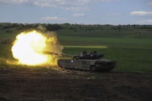 Чи є у росіян успіхи на фронті до “дня побєдобєсія”: експерт розставив крапки над “і”