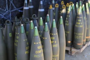 В очікуванні допомоги США: окупанти повільно, але впевнено наступають, а ЗСУ змушені економити снаряди
