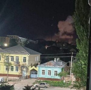 У Маріуполі пролунали гучні вибухи: що відомо