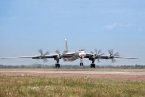 У Росії злетіли стратегічні бомбардувальники Ту-95: коли вийдуть на пускові рубежі