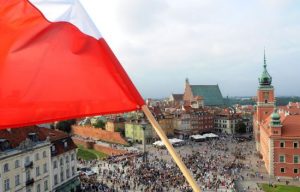 Хто проти закриття Польщею неба над заходом України: експерт розповів, як розподіляються голоси