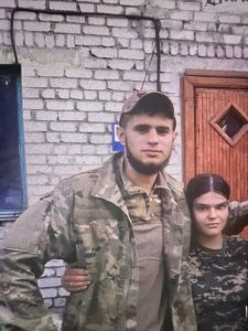 “Паразитує на світлинах”: Аліна Михайлова показала шахрайку, що спекулює на фото з “Да Вінчі”