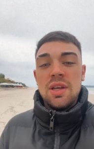 Хлопець дізнався про зраду коханої та влаштував собі розкішну відпустку за її кошти